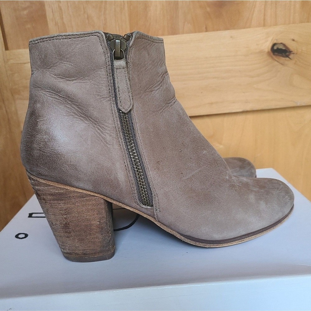 B.P. Leather Brown Taupe US 8.5 Side Zip Ankle Boots Booties Mushroom Minimal